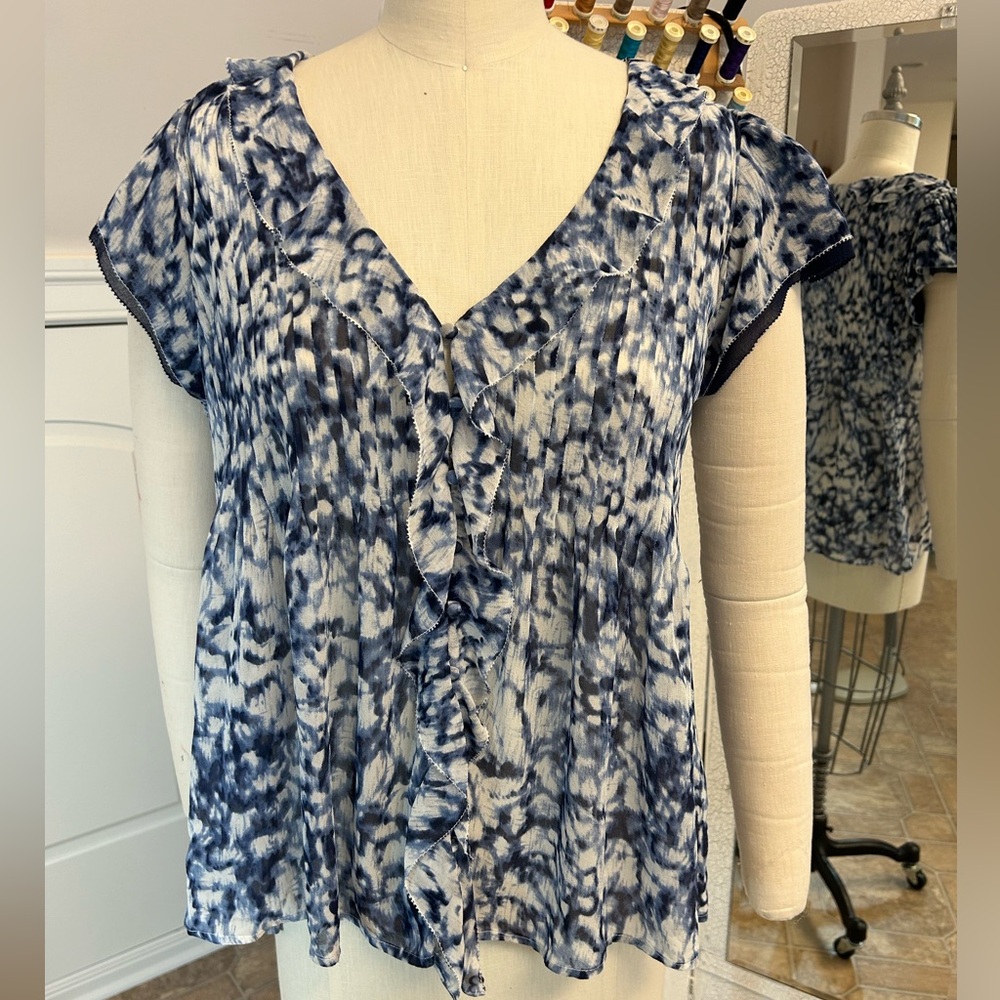 Joie Silk blouse top.